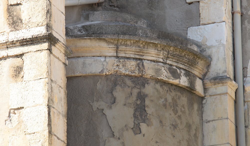 Etat ds pierres de l'église orthodoxe de Biarritz